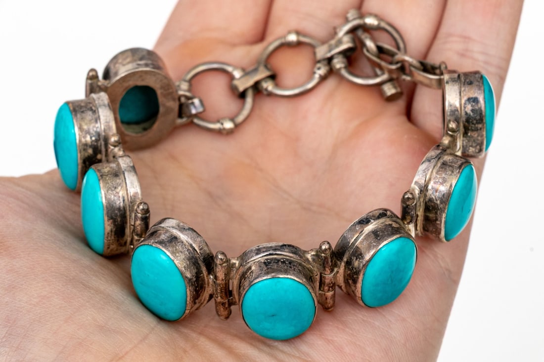 STERLING SILVER CHIC CABACHON HINGED LINK BRACELET - 9
