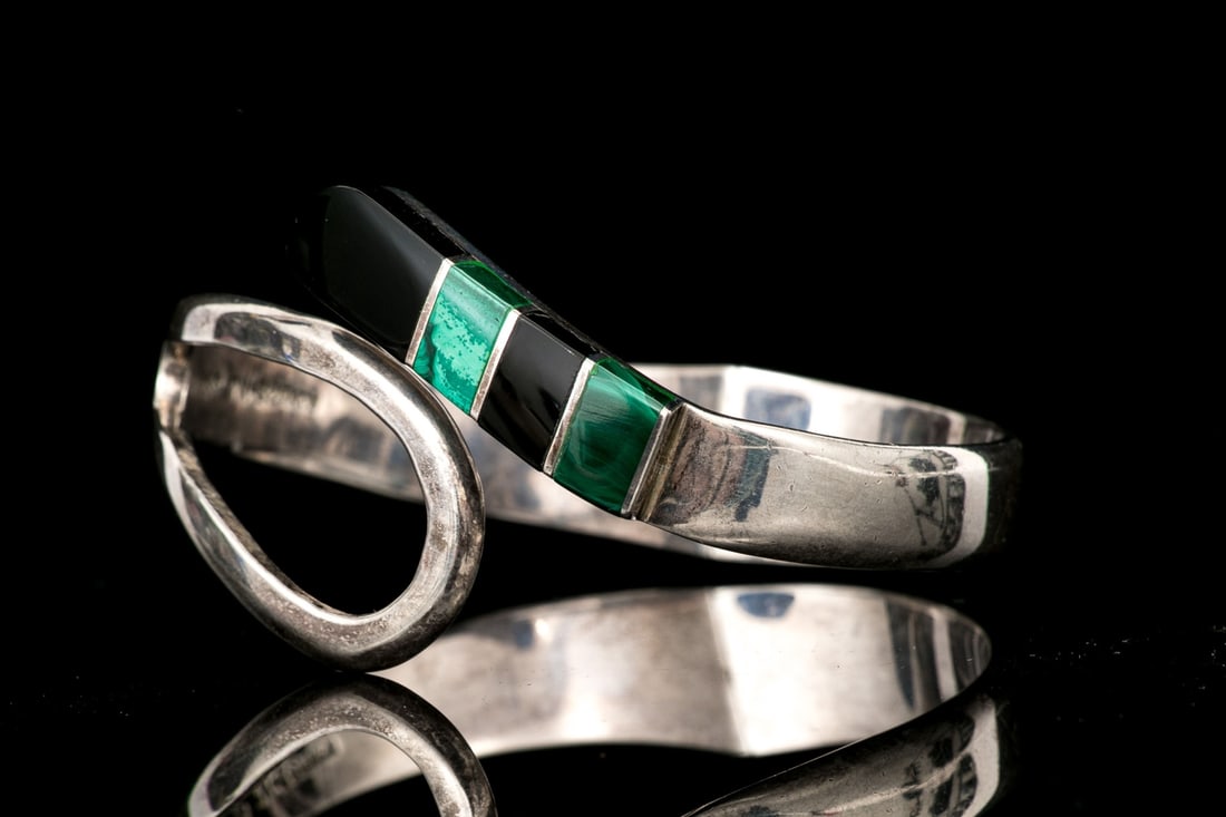MEXICAN STERLING SILVER STRIKING INLAID BYPASS HINGED BANGLE BRACELET (1 of 10)