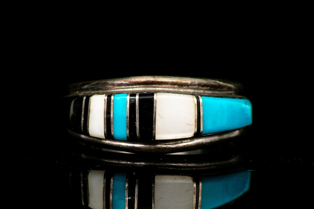 STERLING SILVER ONYX, MOTHER-OF-PEARL AND TURQUOISE INLAY RING, SIGNED, SIZE 6.5: This striking sterling silver ring features a vertical inlay of black onyx, mother-of-pearl and turquoise Marks: Sterling, Signed A, maker unknown Dimensions: 13/16" across the top x 5/16" wide Weight