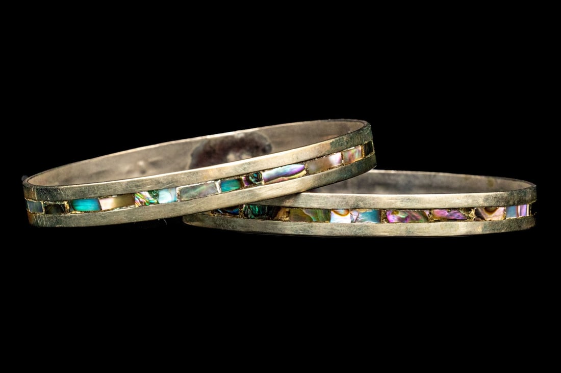 SOUTHWESTERN PAIR OF ABALONE SET CHILDRENS SLIP ON STYLE BANGLE BRACELETS (1 of 10)