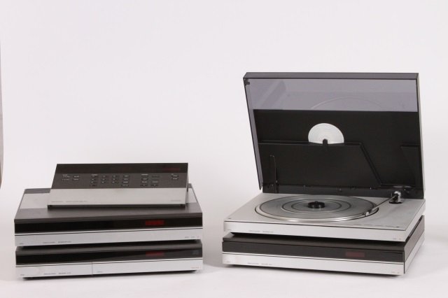 BANG & OLUFSEN TURNTABLE, CD PLAYER AND STERO: Beomaster 5000, Beosystem 5000, Beogram CD50, master control panel