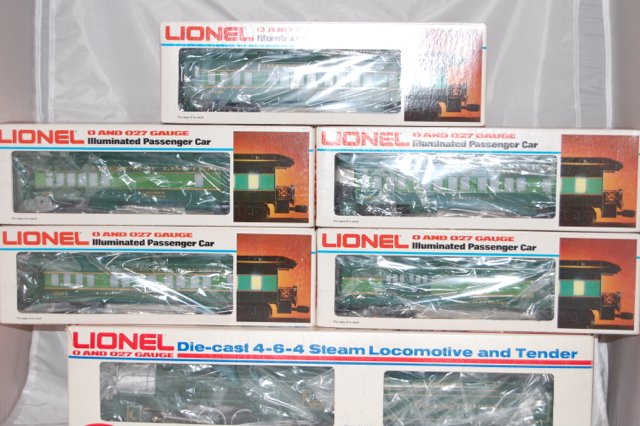 Lionel Southern Passenger Set: 8702,9533,9531,9530,9532,9534