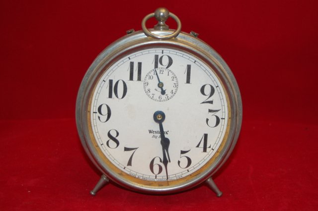 Vintage Westclox Big Ben White Face: Here is a nice Big Ben alarm clock in working order. The clock has recently been serviced.