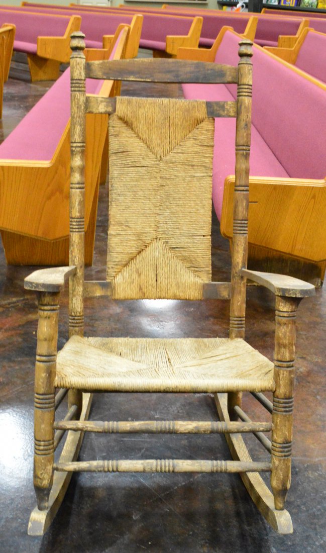 Oversized Rush Seat Rocking Chair: 26"x35"x46", Beautifully crafted, No damage