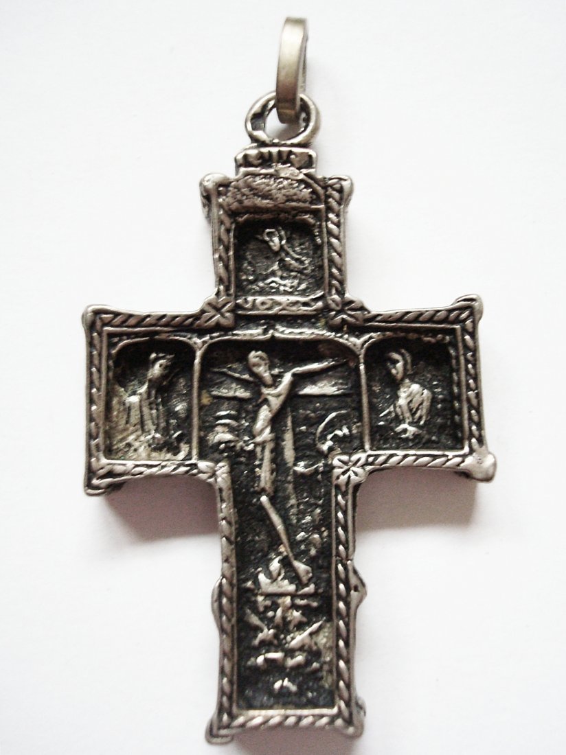 Russian antique silver cross. 19,80 grams.: Russian antique silver cross. 19,80 grams.3,6 cm.