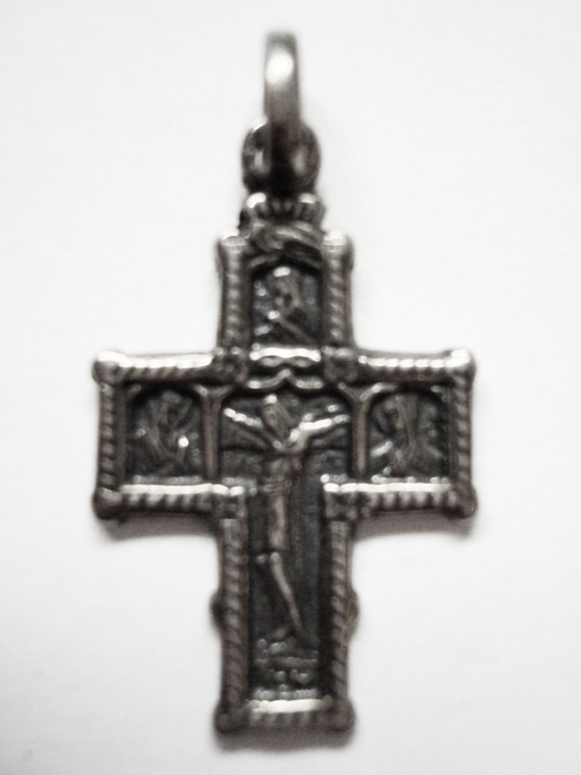 Russian antique silver cross: Russian antique silver cross. 1,7 grams. 31mm.