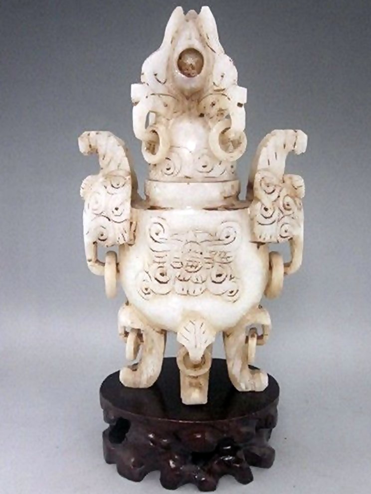 Antique Chinese large Hetian Jade carved vase Mar 29, 2014 Amidom Auctions in Spain