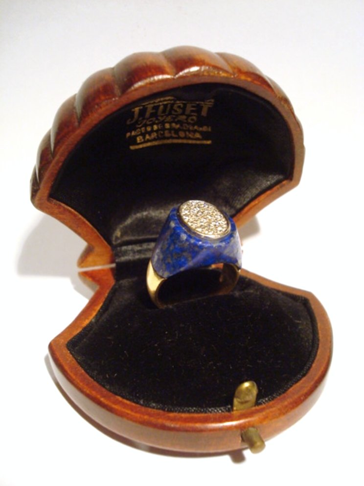 Important Ring 18k Yellow Gold Diamonds And Lapislazuli: Important ring 18k yellow gold, nice lapislazuli, approx. 0.50 ct, of diamonds. Weight: 10.3 g. Size: 6 1/2. (17mm).