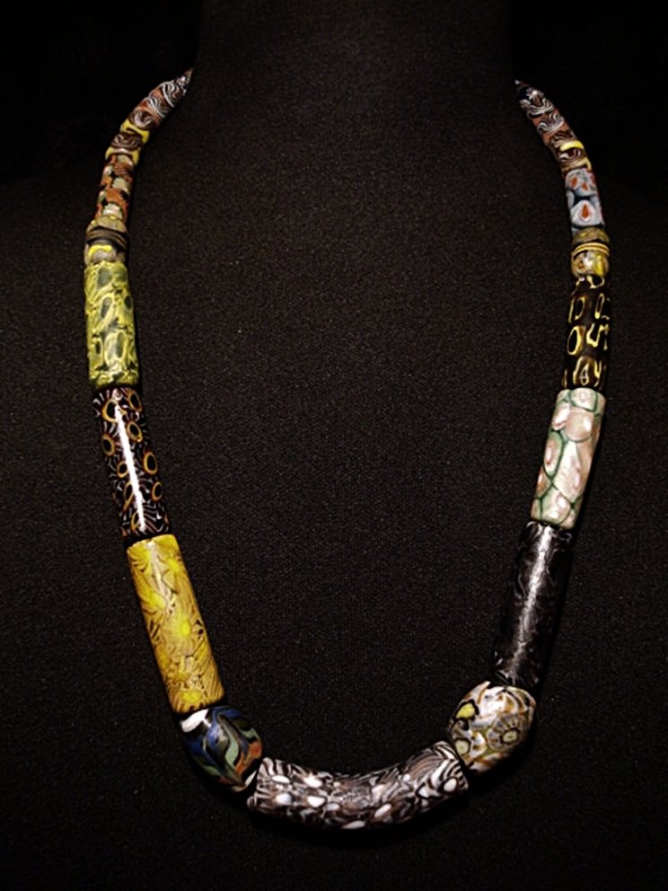 Tibetan Necklace, Old Hand Beads, Crystal-Glass Liuli: Necklace old crystal-glass beads del Tibet hand made of genuine Liuli, wonderful colors. Beads in different sizes. the bigest piece 1.8" (6 cm.), overall Length: 30" (76 cm).