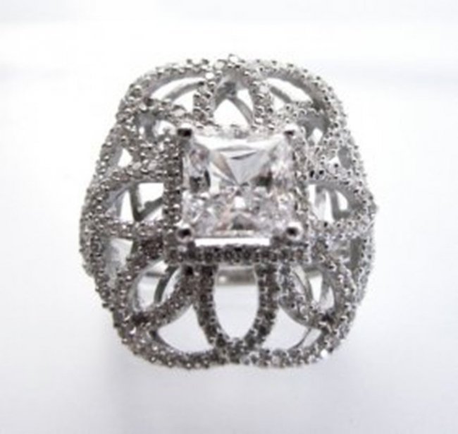 Vintage Ring Creation Diamond 4.20Ct 18k W/g Overlay: Gem : Creation Diamond High Quality Item: Ring Center Princess Cut Weight: 2.00 carat (Clarity: VVS1, Color D-E) Round Brilliant Weight: 2.20 Carat (Clarity: VVS1, Color D-E) 18k White gold overlay 92