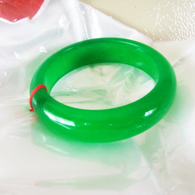 Natural Jadeite Jade Bangle Grade A Size :7.5 (1 of 4)
