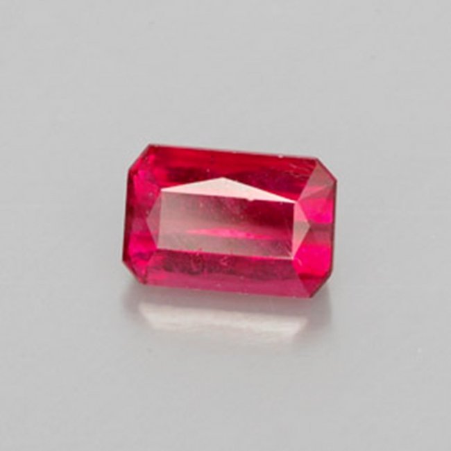 Loose Ruby Octagon Shape 1.85Ct 7.9x4.8x4.2 mm (1 of 2)