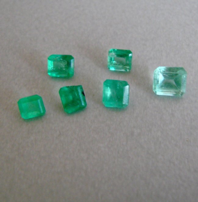 Mixed Size Cushion Shape Columbia Emerald 2.14Ct (1 of 3)