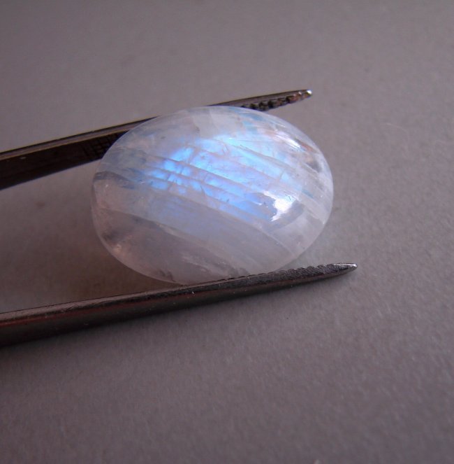 Blue White Rainbow Moonstone Oval 16.34Ct (1 of 2)