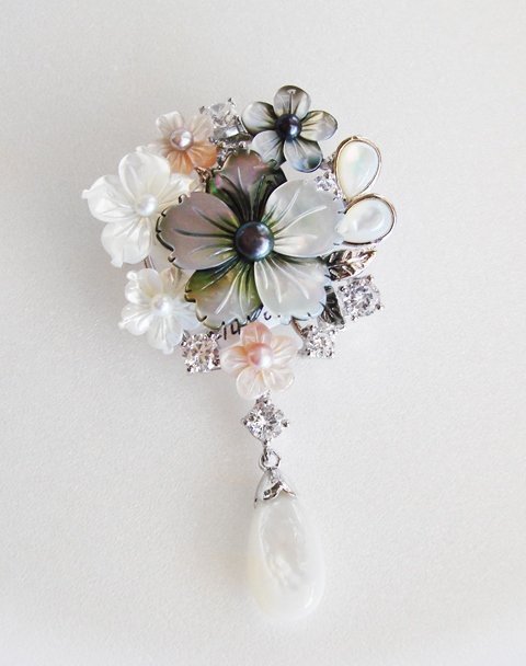 Mabe/ Pearl Pendant and Pin/ 18K W/G Overlay (1 of 2)