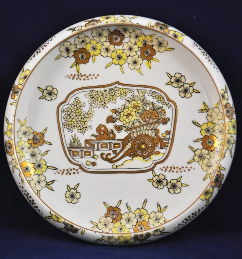 LARGE VINTAGE JAPANESE GOLD IMARI HAND PAINTED BOWL Dec 01, 2013