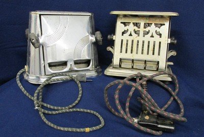 ANTIQUE TOASTER 2 PCS SON CHIEF 680 UNIVERSAL E9423 XK: We are very pleased to offer these two Antique Toasters for your consideration. We have a “Universal” E9423 by Landers, Frary & Clark and a Son-Chief Series 680. These 1910-1920’s Toasters have 