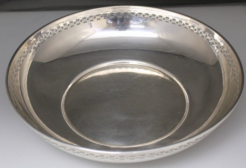 STERLING SILVER BOWL NEW HAVEN ROTARY 1923: Solid Sterling Silver Heavier Reticulated Rim Bowl. Made by R. Wallace and Sons of Wallingford Connecticut, founded in 1871 and still in business as Wallace Silversmiths. The bottom of the Bowl is eng