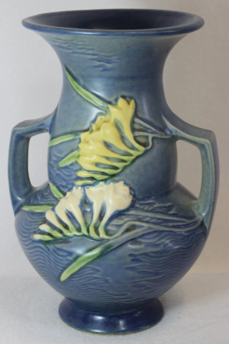 1940s BLUE ROSEVILLE POTTERY FREESIA 1228 VASE XW
