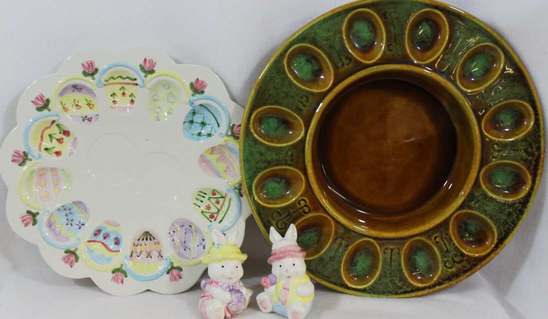 EGG PLATE MAURICE CAL & BOXED SET EASTER SALT PEPPER XW: Here we have a Maurice of CAL U.S.A. elevated Egg Plate and a boxed Easter Set. The Easter Set includes a delightfully decorated Egg Plate and an adorable set of Easter Bunny Salt and Pepper Shakers. 