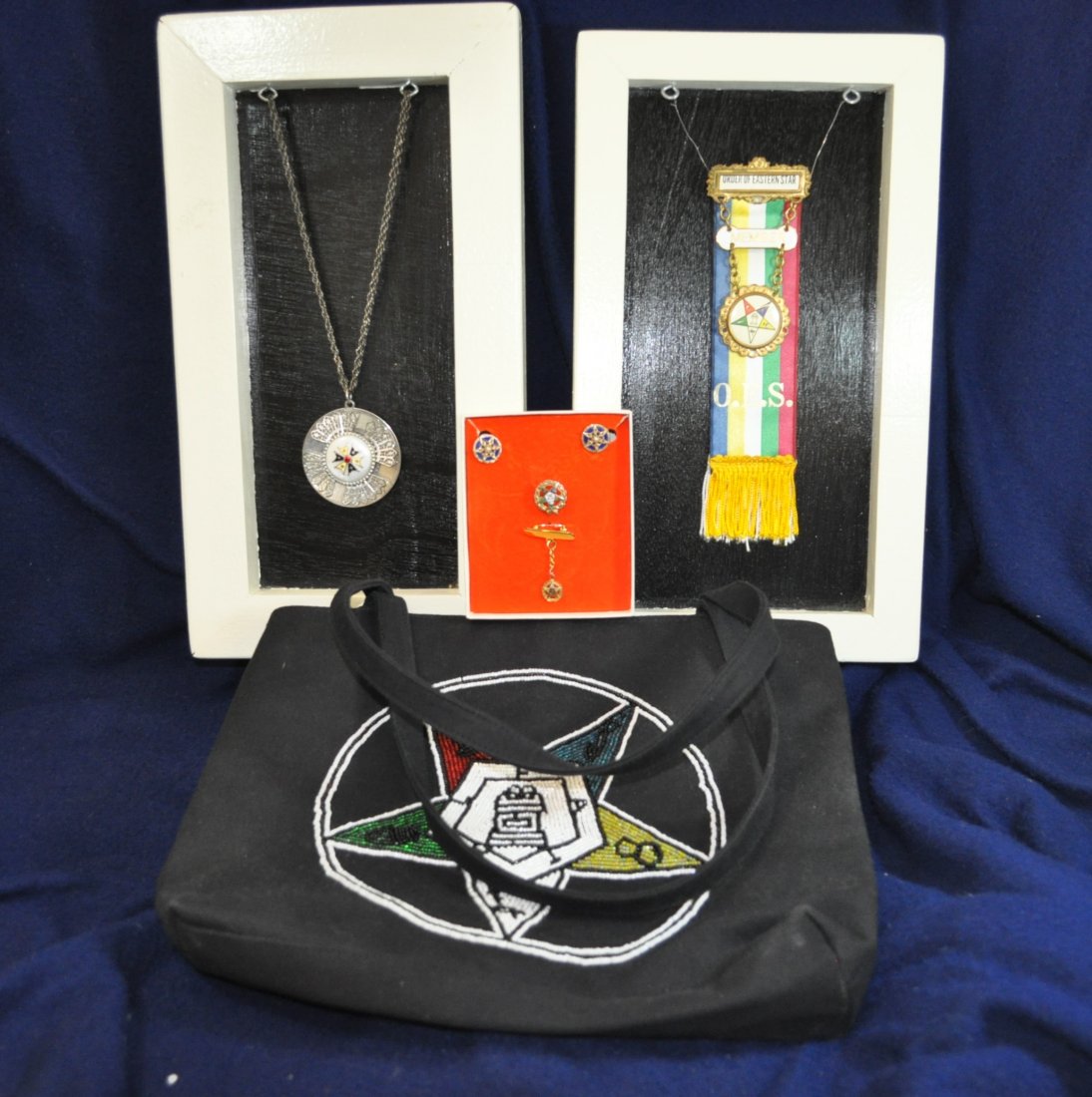 ORDER OF THE EASTERN STAR MASONIC RIBBON PENDANT + XW: We are very pleased to offer this special lot of Masonic items, dealing with the Order of The Eastern Star. We have a Tote Bag - 13 x 10 x.75 with a beaded design, zippered closure, 1 interior zippere