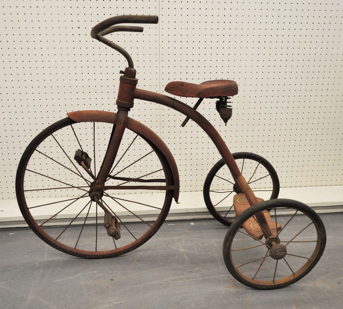 ANTIQUE 1920 ENGLISH STYLE PEG SPRING SEAT TRICYCLE XT