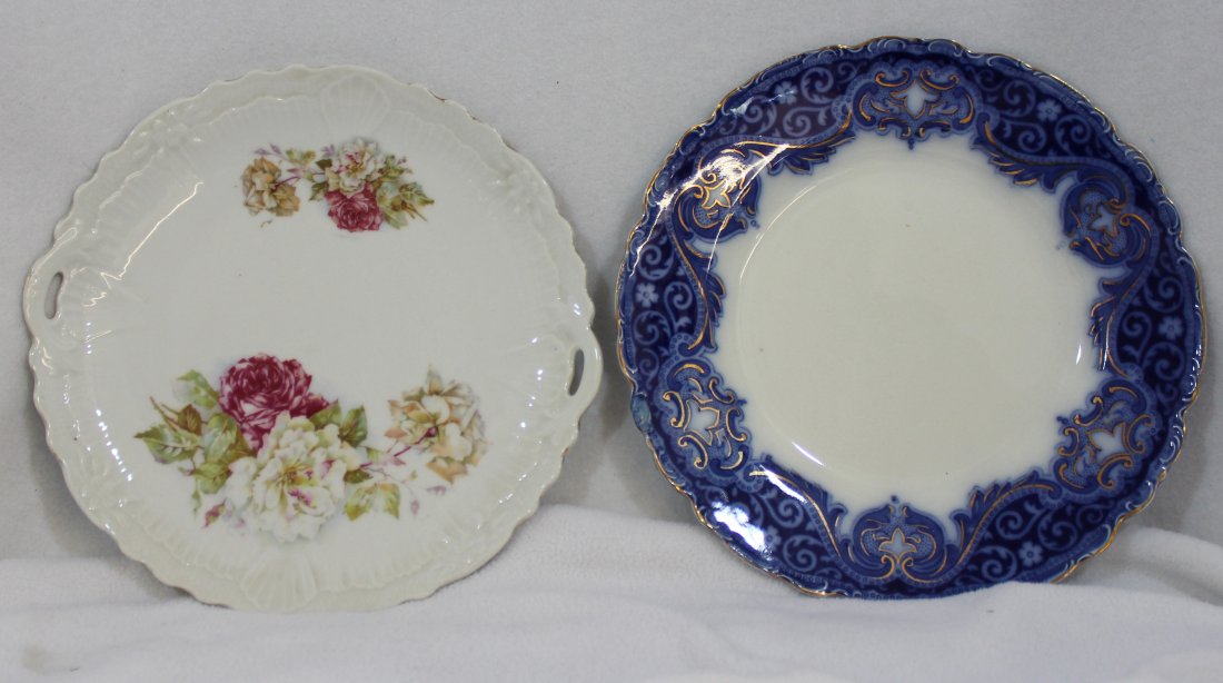 1908 JOHNSON BROS TOKIO FLOW BLUE TRANSFER CAKE PLTS XW: We are pleased to offer this beautiful 1908 geometric & stylized Fleur de Lis 10 inch Flow Blue plate by Johnson Brothers, in the Tokio pattern, and sporting the JB-E scalloped rim style. This lovely