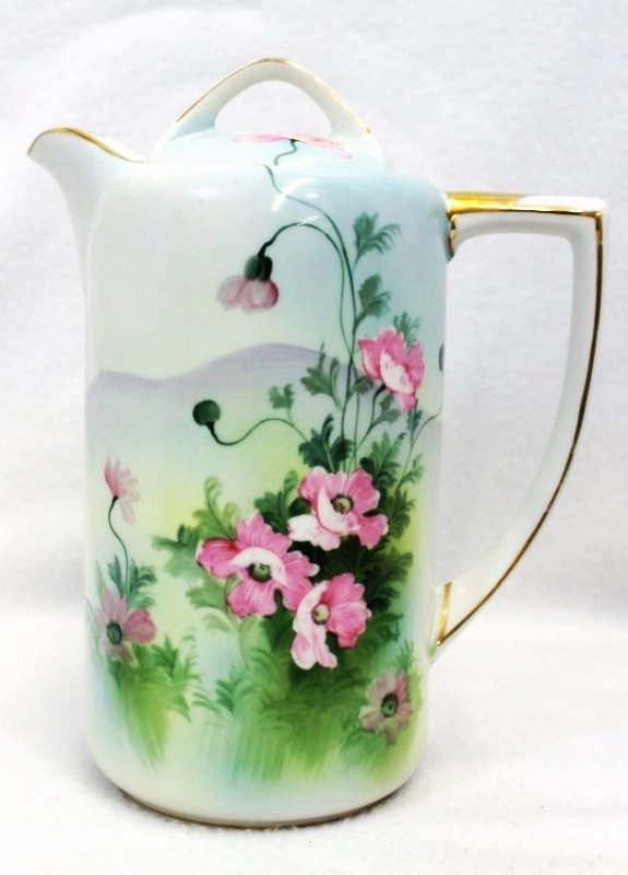 1911-1921 HP NIPPON RISING SUN POPPIES CHOCOLATE POT XJ: We are extremely pleased to present this gorgeous & scarce 1911-1921 complete hand painted Nippon Chocolate pot, finished in a beautiful Poppies gilded floral theme, and carrying the prime collectible