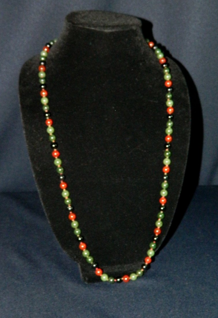VTG JADE ONYX CARNELIAN BEAD NECKLACE STERLING 34in XR: We are delighted to offer this very long Vintage Multicolor Bead Necklace featuring two shades of Jade, Black onyx and Carnelian. Beads are hand strung and triple knotted on a 34 inch long string with