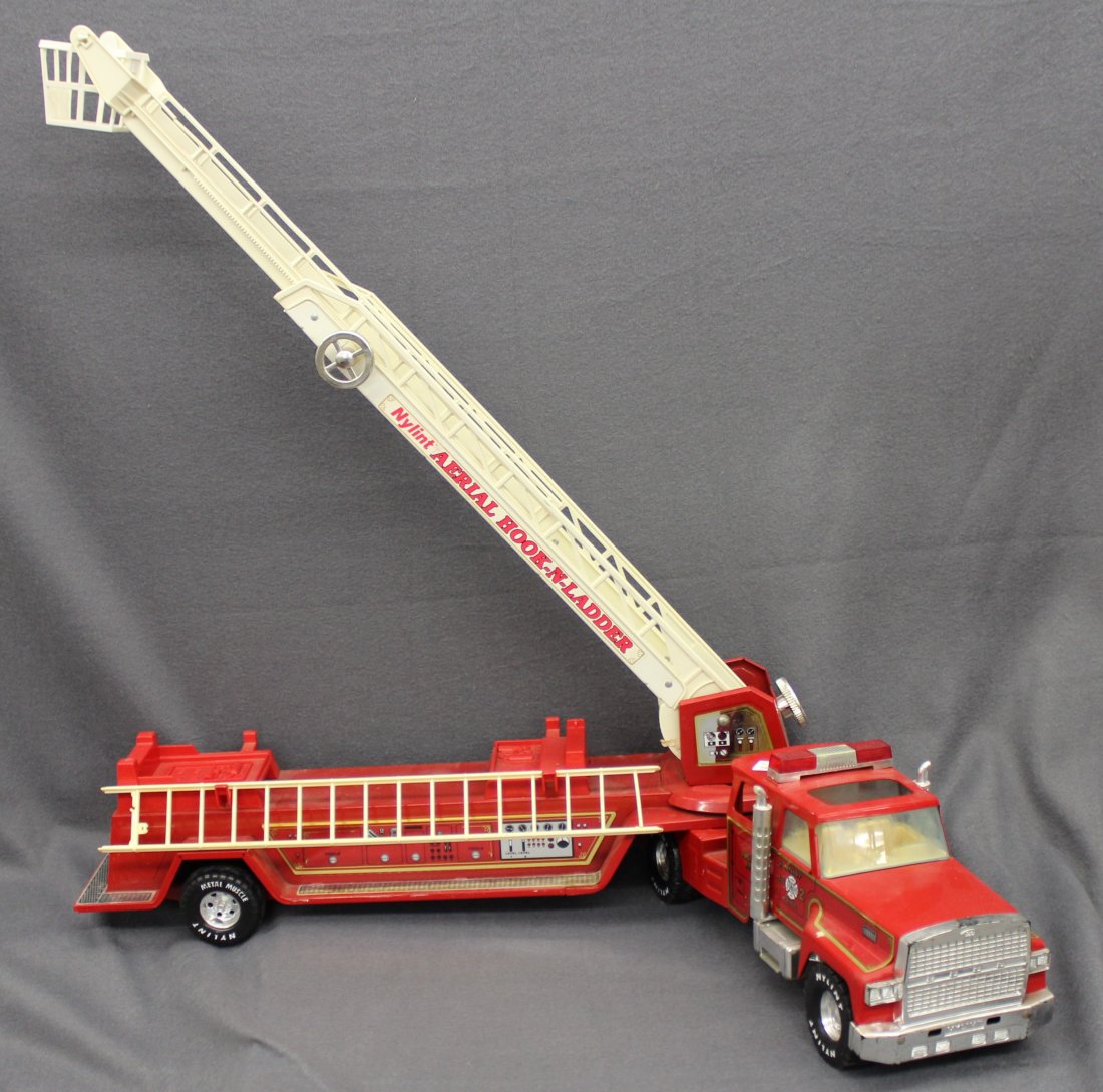 nylint metal fire truck