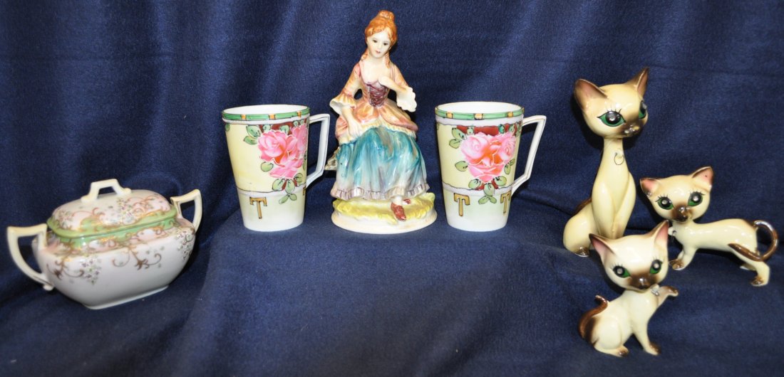 7 HP NIPPON CUPS RELCO KITTENS JAPANESE FIGURINE BOX XW: We are very please to offer this fine group of Nippon & Japanese porcelain items including 3 Relco cats, 2 Nippon hand painted coffee cups, a lovely hand painted covered box, and a lovely figurine. Th