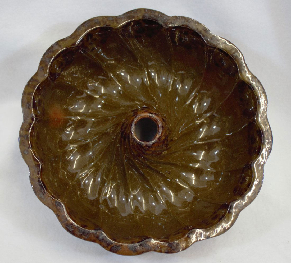 1870s RARE COPPER LEAD GLAZE REDWARE TURK'S CAP MOLD XC: We are proud to present this next in a large collection of gorgeous ca. 1860’s to 1910 American Virginia, Pennsylvania, Maryland, and New York glazed Redware Bundt Cake and Jelly / Aspic molds, dive