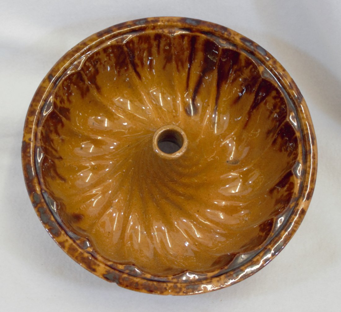 1870 PENNSYLVANIA TURK'S CAP REDWARE BUNDT CAKE MOLD XC: We are proud to present this next in a large collection of gorgeous ca. 1860’s to 1910 American Virginia, Pennsylvania, Maryland, and New York glazed Redware Bundt Cake and Jelly / Aspic molds, dive