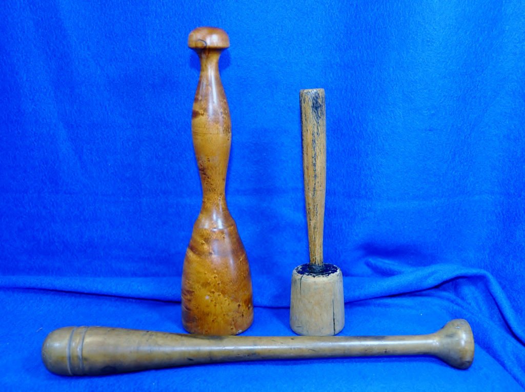 LOT 3 AMERICANA ANTIQUE MASHERS BEETLES MUDDLERS XC: Offered for your viewing and bidding pleasure this lot of 3 Antique American Primitive 19th Century Turned and Carved Mashers / Beetles. All are beautifully turned with a wonderful natural age related
