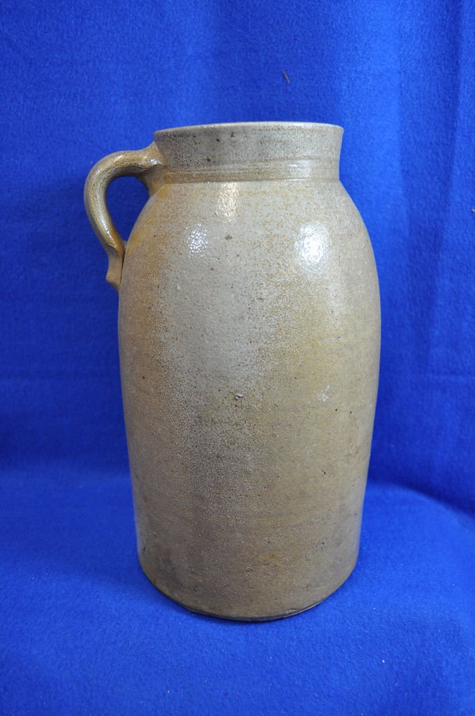 1870s OHIO FANCY FINGER RING SALT GLAZE CYLINDER JUG XC: We are very pleased to present this great antique clear salt glazed rounded cylinder jug from the Ohio / Pennsylvania region ca. the 1870s. This hard to find counterbored rim (for a lid), unsigned jug