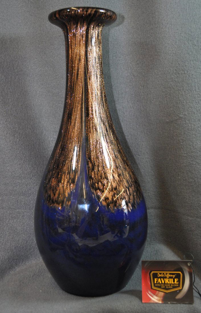 1990s DALE TIFFANY LG COBALT FAVRILE AVENTURINE VASE XG: We are very pleased to present this gorgeous Cobalt Favrile with Aventurine ball vase from the hand blown glass studios of Dale Tiffany ca. the latter 1990s. The term Favrile is derived from the Latin