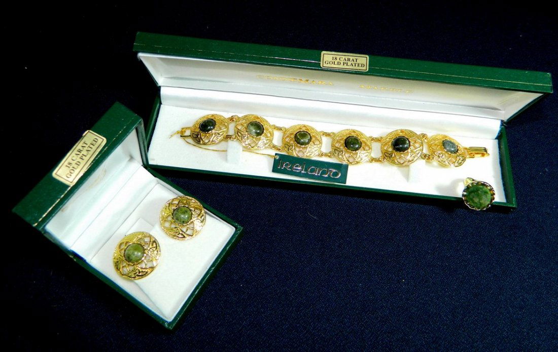 3pc IRISH CONNEMARA MARBLE 18K GOLD PL JEWELRY BOXED XR: We are delighted to offer this gift worthy set of 18 Carat Gold Plated(ring not marked) Jewelry from J.C. Walsh & Sons of Dublin Ireland. This jewelry suite is designed around beautifully striated Con