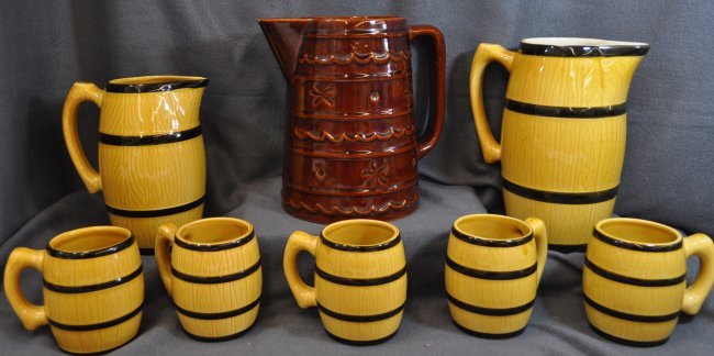 1950s MAR-CREST / WESTERN & STAFFEL PITCHERS & CUPS XW: We are very pleased to present this great set of 1950s vintage retro pottery items beginning with a well known Mar-Crest (by Western Stoneware) 8.25 x 6 x 8 inch tall pitcher, in the beautiful Rocking