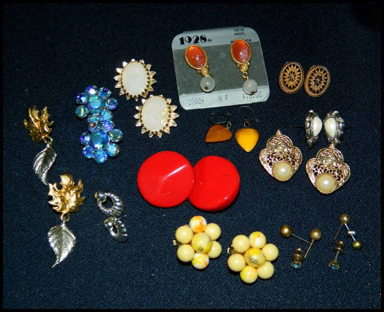 14PC VTG EARRING LOT SGND BLUE RHINESTONE INTAGLIO + XR: We are pleased to offer this huge lot of 14 pairs of Vintage and Modern Vintage Earrings. These are a wide range of design and styles, some signed. All are clip or screw back unless stated otherwise.