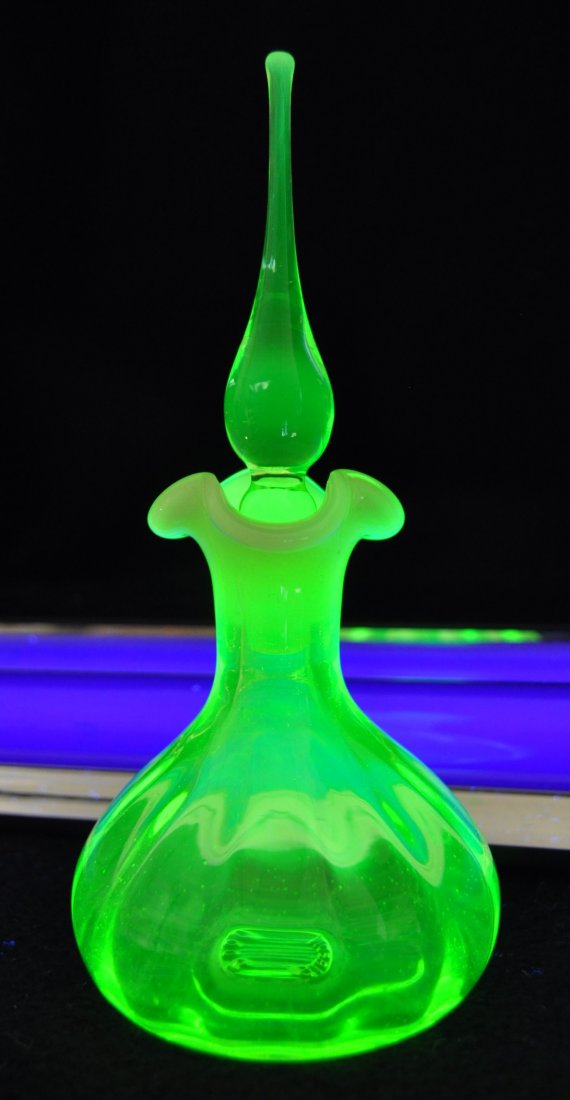 2000 GIBSON VASELINE OPALESCENT TRI-FOLD OIL CRUET XV: The AEAA is very pleased to present this next piece of valuable Vaseline Opalescent glass from the respected Loren (Butch) Morse collection. This lot represents a scarce & gorgeous Gibson Glass hand b