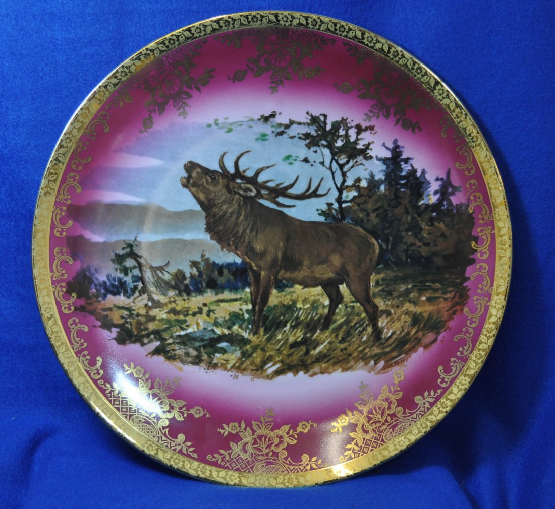1950s BAVARIAN GILDED MAROON BULL ELK WALL PLAQUE XW: The AEAA is pleased to offer this handsome maroon ground large bull elk transfer wall plaque, potted in Bavaria from the mid 1950s to the mid 1960s. The so called cover sticker represents an export la