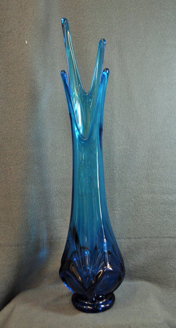 RARE VIKING GLASS 63 BLUENIQUE EPIC LOOP SWUNG VASE XT: We are very pleased to present this Giant & Rare 1963 Viking Glass Epic Loop, form #1472 blown & swung vase in the exclusive Viking Bluenique color. Our example is a full 4 x 4 x 19" tall with the 4 p