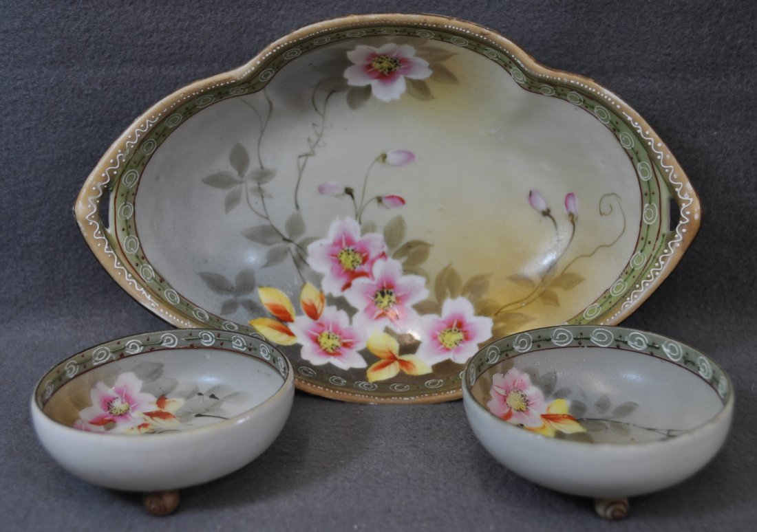 PRE 1921 CORONATION WARE NIPPON MASTER BERRY & BOWLS XW: We proudly offer the next piece of beautiful, original hand painted pre-1921 Nippon items. This is a Spectacular & Scarce Coronation Ware Nippon (Van Patten mark #160), heavy enameled & beaded dual ha