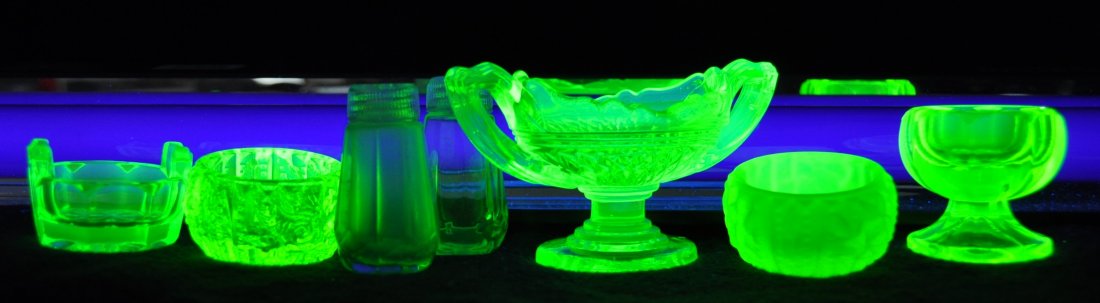 1930s VASELINE MASTER 4 INDIVIDUAL SALT CELLARS S&P XV: The AEAA is very pleased to present this next group of valuable Vaseline glass items from the respected Loren (Butch) Morse collection. This lot represents a stunning 1930s Elegant Vaseline pedestal a