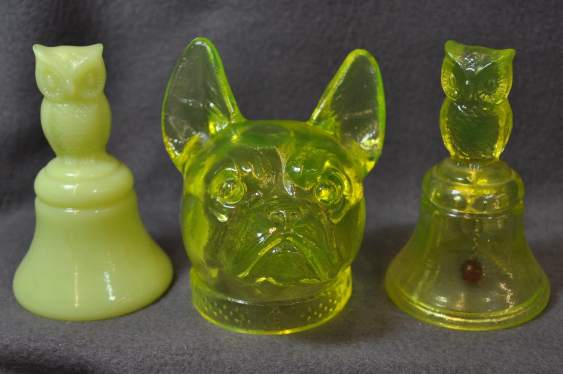 1980s BOYD VASELINE ART GLASS OWL BELLS BULLDOG HEAD XV: The AEAA is extremely proud to present this next fine lot of vintage ca. 1960-2000 Vaseline animal figurines / paperweights, from the large & diverse 30+ year collection of Mr. Loren “Butch” Morse