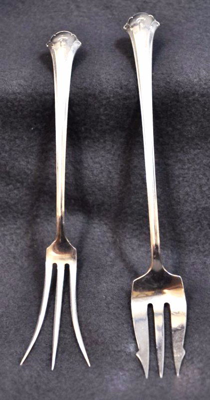 2 pc's TOWLE STERLING SILVER CHIPPENDALE FORKS LEMON XW (1 of 7)