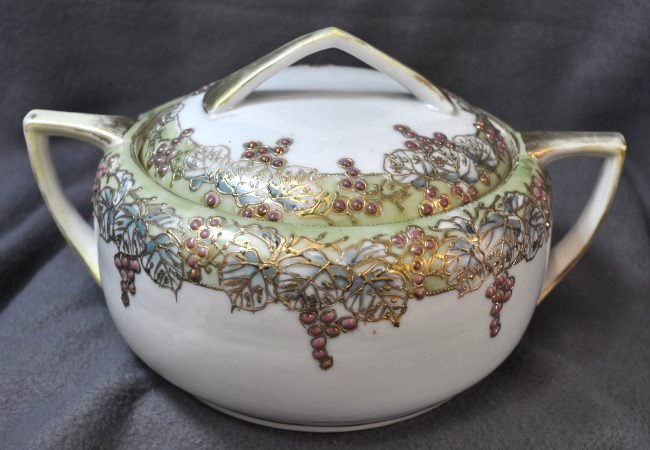 NIPPON HP GOLDED BEADER VEG TUREEN HAND PAINTED 1920 XW: We are proud to present this very interesting Pre 1921 Nippon Handled Covered Vegetable Tureen , bearing a very interesting Nippon Mark , gilded and coral beaded in a hanging grape theme. ***Weight : 