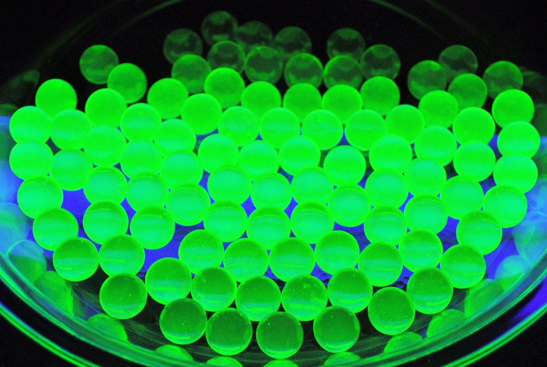 1920s AMERICAN MACHINE MADE .5 INCH VASELINE MARBLES XV (1 of 5)