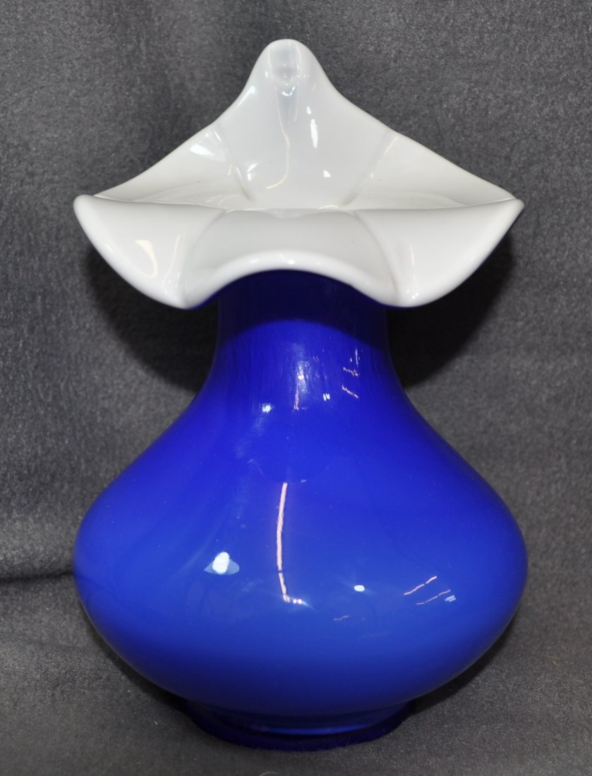 2000 FENTON CASED PERIWINKLE BLUE OVER OPAL JIP VASE XW (1 of 7)