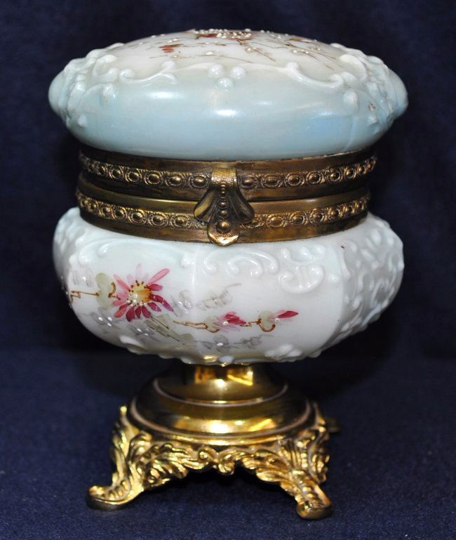 1898-1902 WAVE CREST RODEFER FOOTED ORMULU TRINKET BOX (1 of 10)
